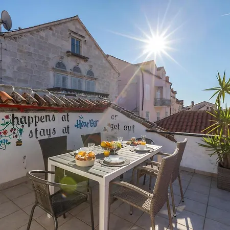 Hvar Out Апартаменты *