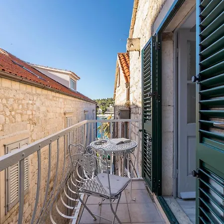Hvar Out Apartment