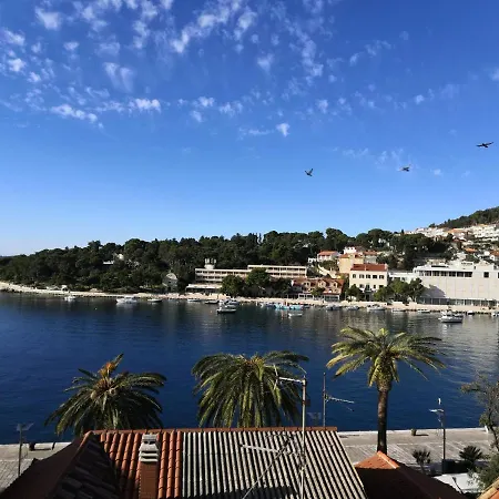 Hvar Out Daire *
