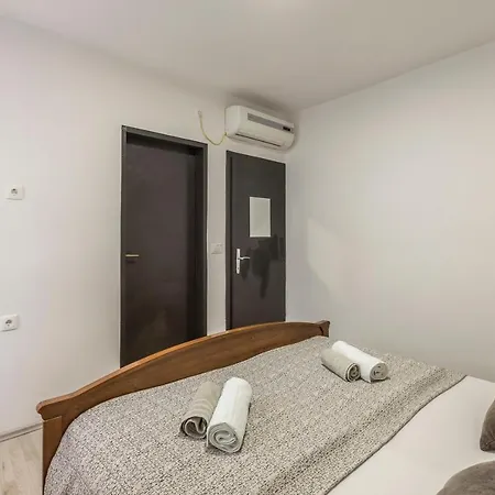 Hvar Out Apartment *