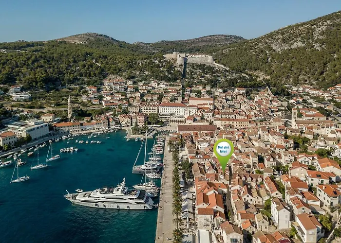 Hvar Out Apartamento *