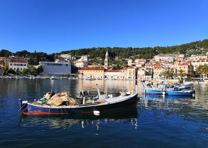 Hvar Out Apartamento *